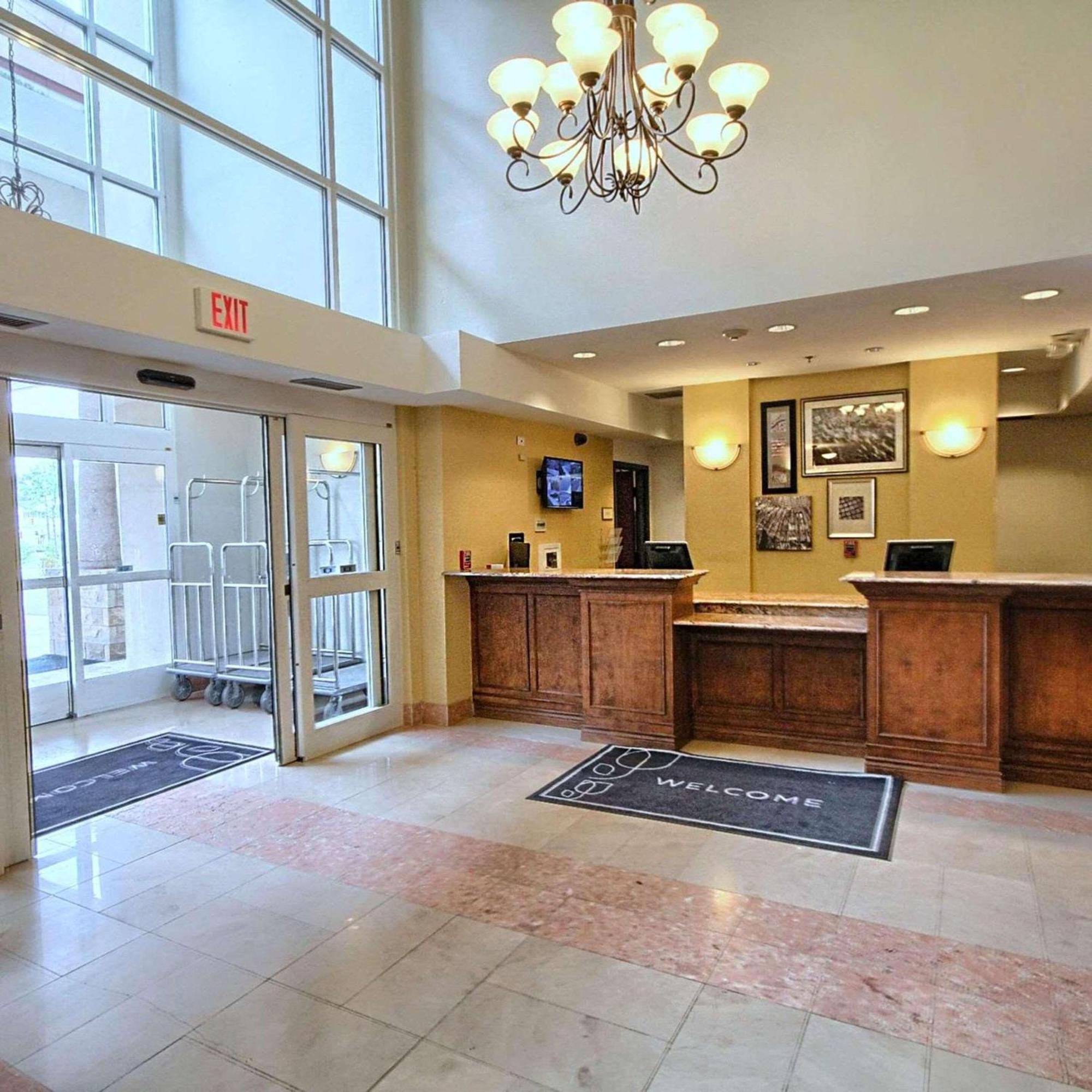 Country Inn & Suites By Radisson, Dearborn, Mi Buitenkant foto
